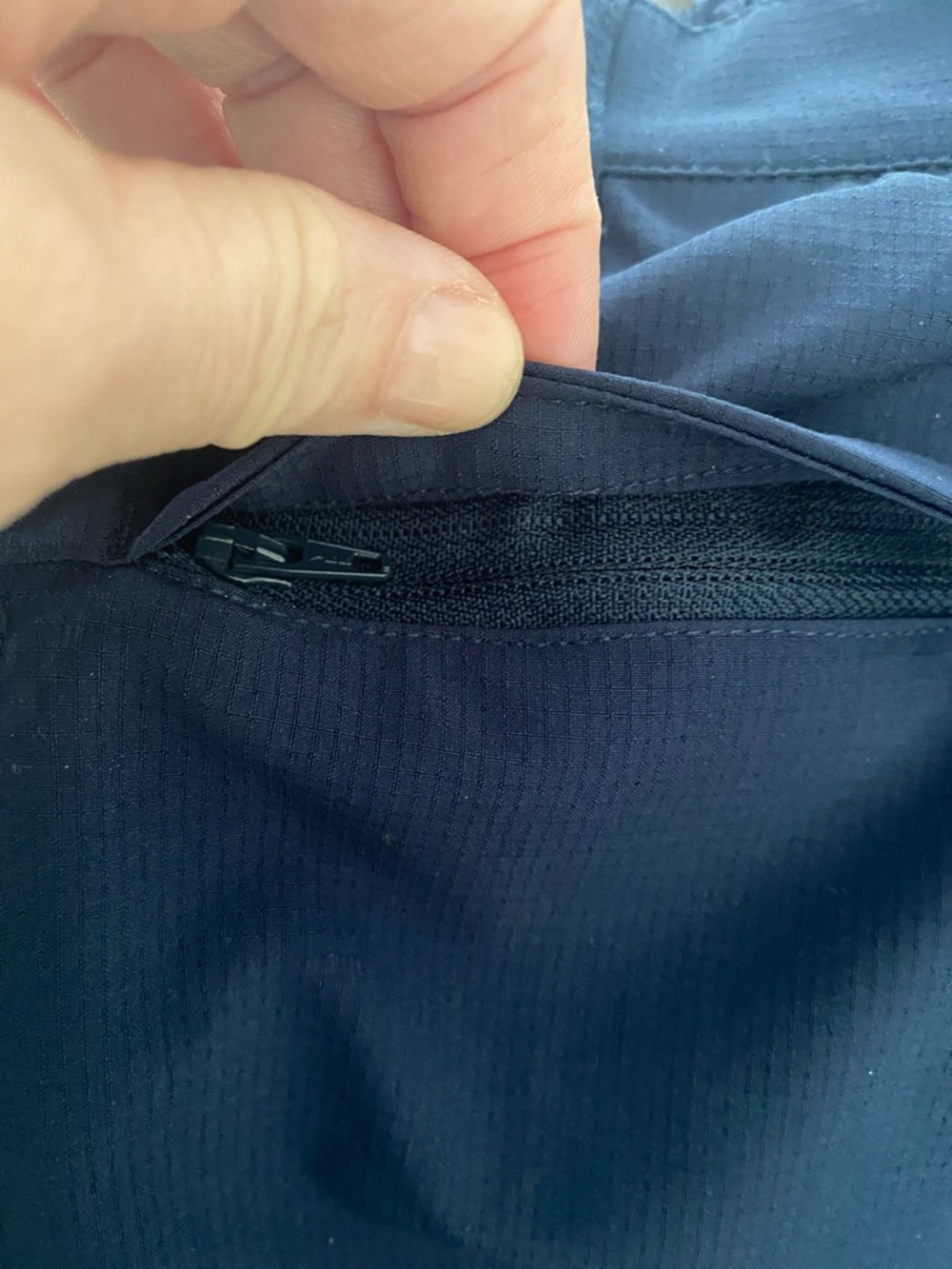 Tilley Tech Skort. Lots of Pokets - Picture 6 of 9